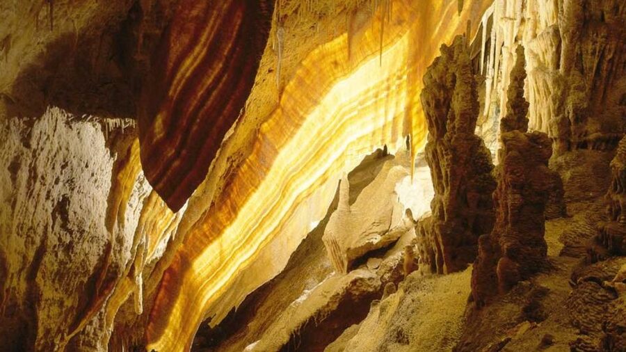 Mallorca: Ticket for Caves of Drach with Pickup Service - Lake Martel and the 10-minute concert