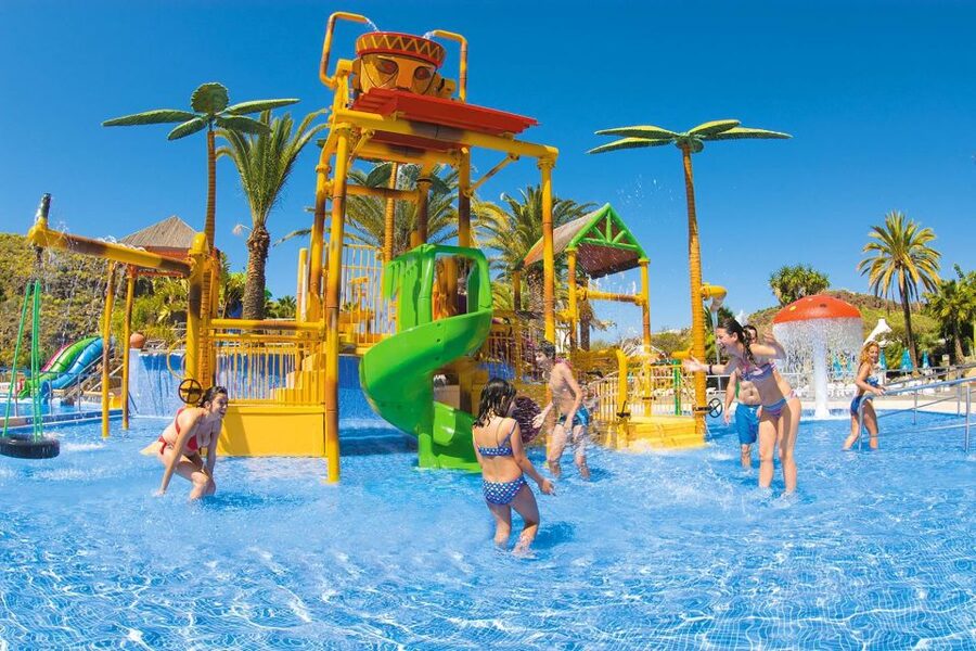 Maspalomas: Aqualand Maspalomas Water Park Entry Ticket - Heat, footwear, and what to pack