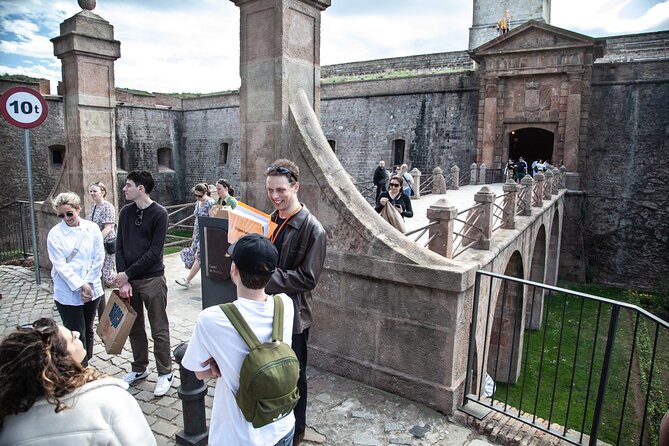 Montjuïc Walking Tour With Optional Flamenco Show - Jardins del Mirador del Alcalde and the first sea views