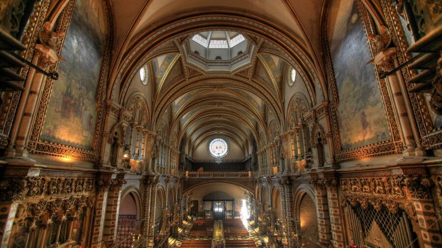 Montserrat: Morning or Afternoon Half-Day Trip with Pickup - What the $100 price gives you
