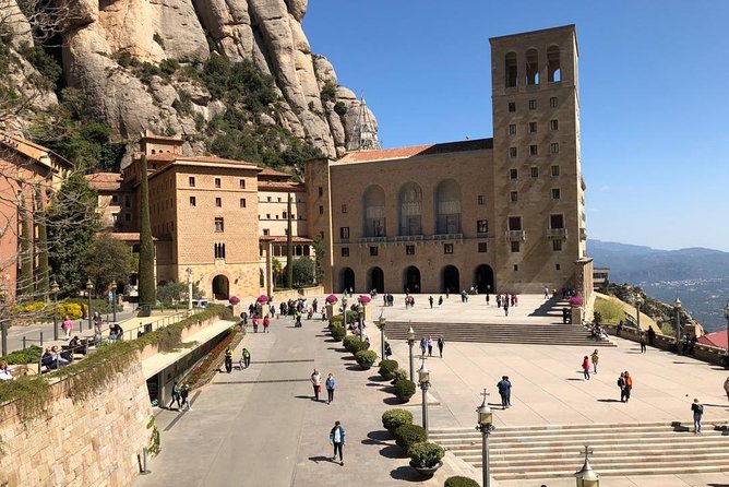Montserrat Private Tour from Barcelona with Pick-up - Choosing the cable car or staying with the van