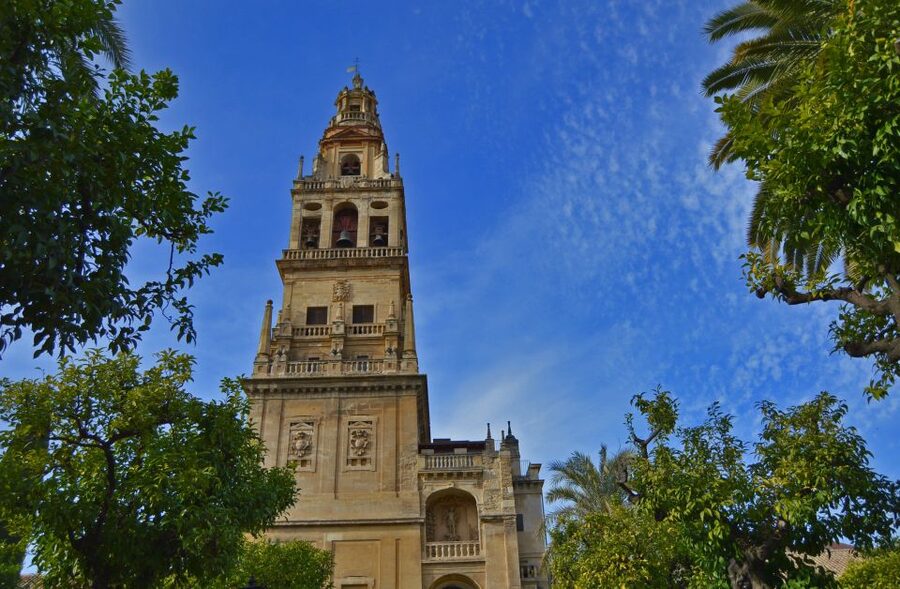 Mosque-Cathedral of Cordoba and Jewish Quarter Tour - Reading the building in chronological order