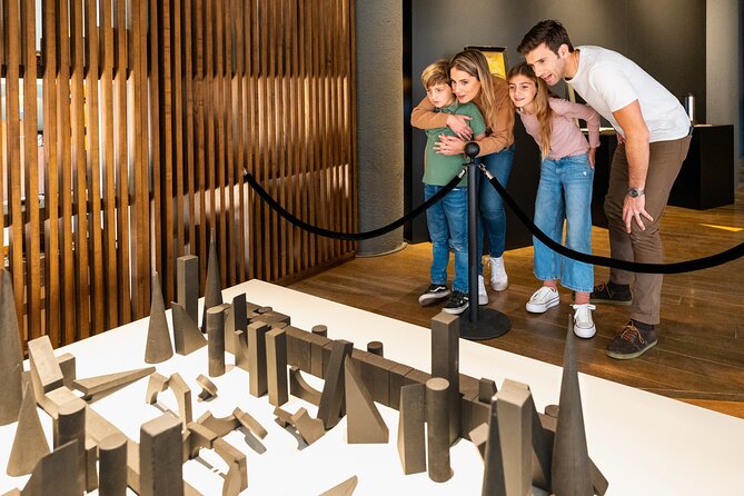Museum of Illusions Alicante Entrance ticket - The Photo Side of the Experience
