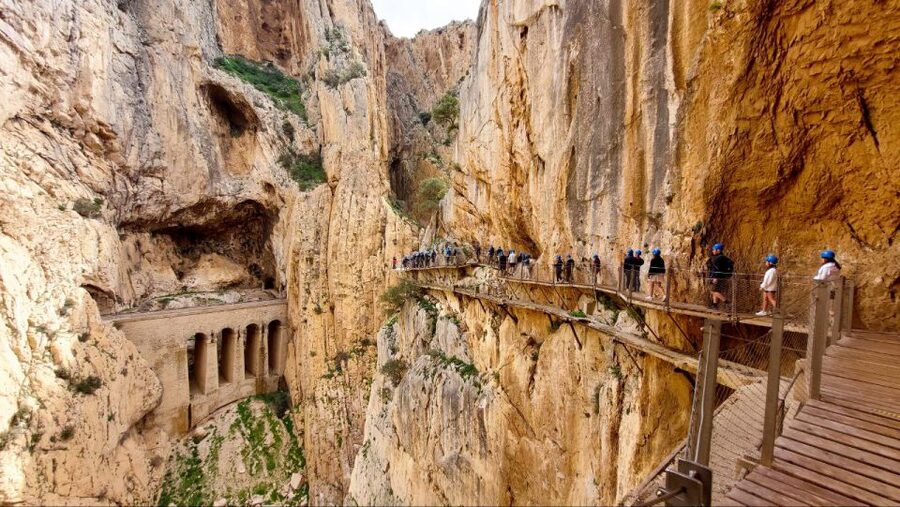Nerja, Torrox, or Torre del Mar: Caminito del Rey Day Trip - Why the Caminito del Rey feels so dramatic