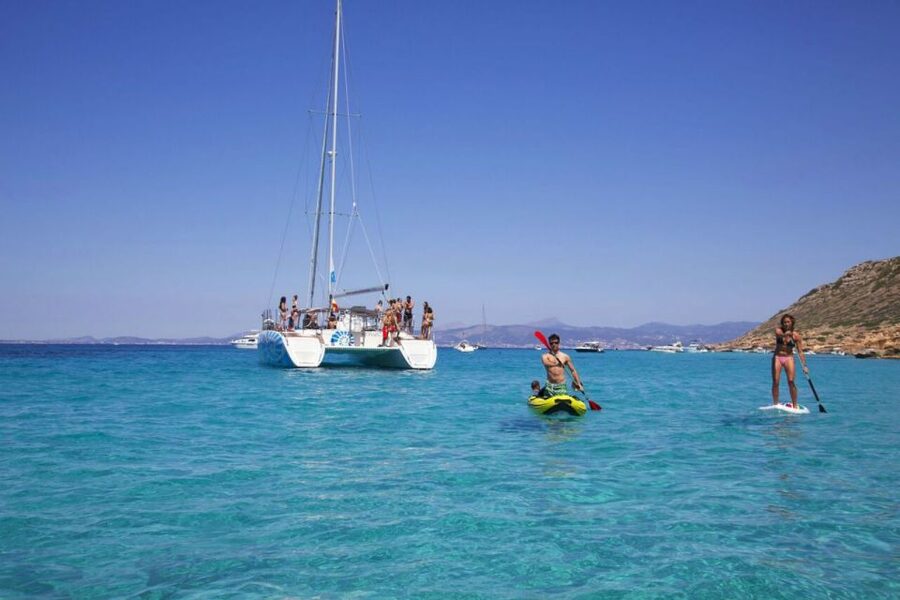 Palma de Mallorca: Deluxe Catamaran Sailing Tour with Meal - Should you book the Oasis catamaran?