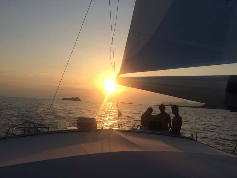 Palma de Mallorca: Deluxe Catamaran Sailing Tour with Meal - Daytime sailing comes with a fresh BBQ