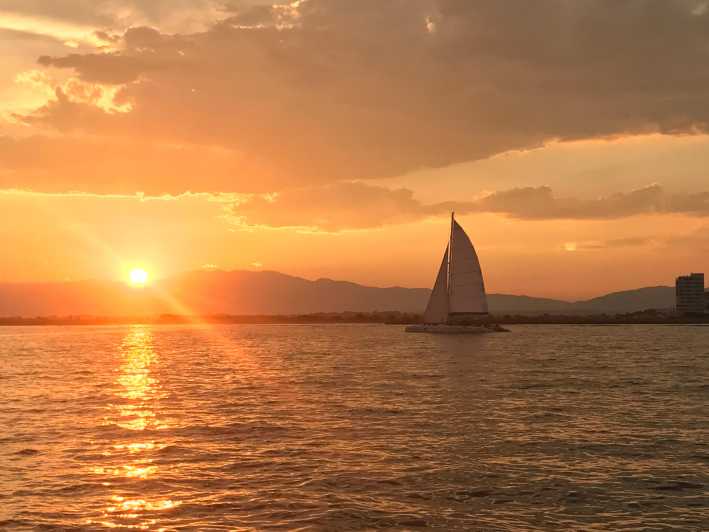 Palma de Mallorca: Sunset Sailing Catamaran Trip with Drink - Finding the best sunset seat