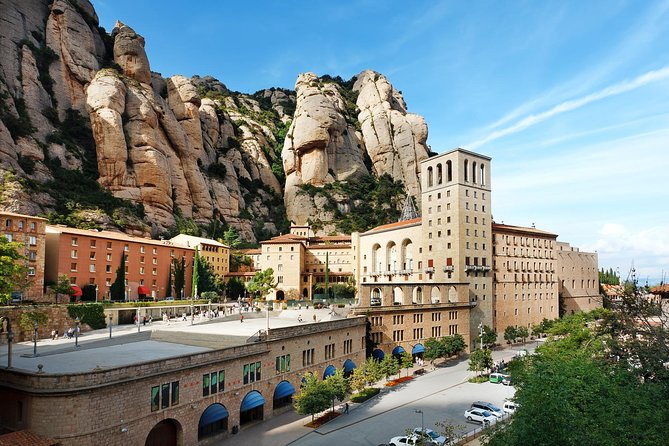 Panoramic Barcelona and Montserrat with Cog-Wheel Train - What you actually see of Gaudí’s Passeig de Gràcia