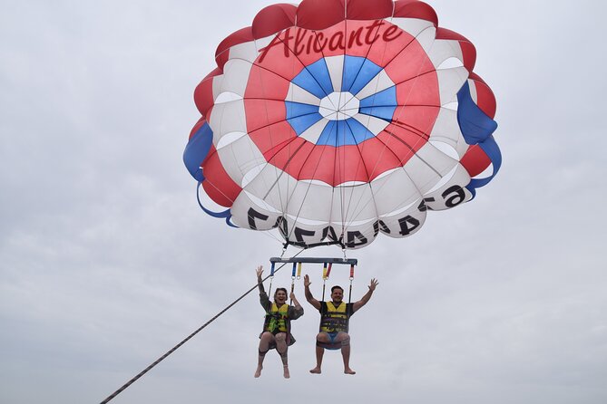 Parasailing in Alicante - The flight: calm views with an exciting takeoff