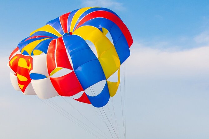 Parasailing Tour en Barcelona - The crew, safety, and personal care