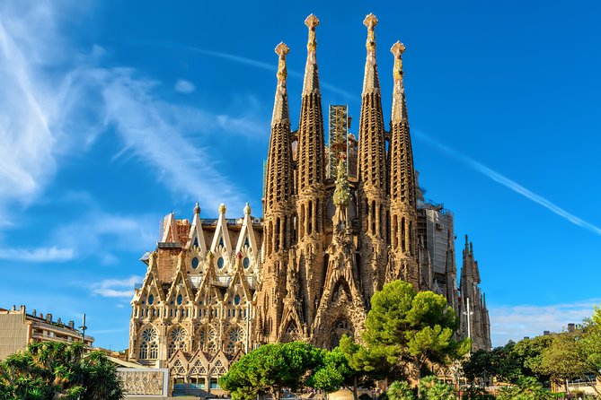 Park Guell and Sagrada Familia Private Tour with Hotel pick-up - From La Rambla to Port Vell