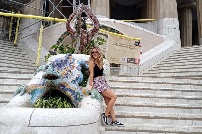 Park Guell and Sagrada Familia Tour in Barcelona - Inside Sagrada Familia for about 90 minutes