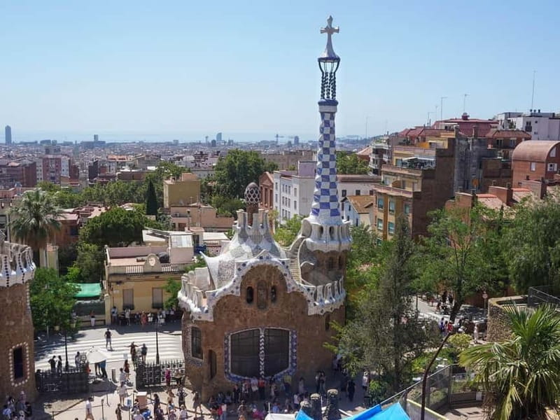 Park Güell: Guided Tour with Optional Gaudí Experience Entry - The main terrace and Barcelona views