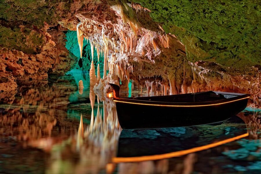 Porto Cristo: Caves of Hams Entry Ticket - Starting in the Round Cave and botanical garden