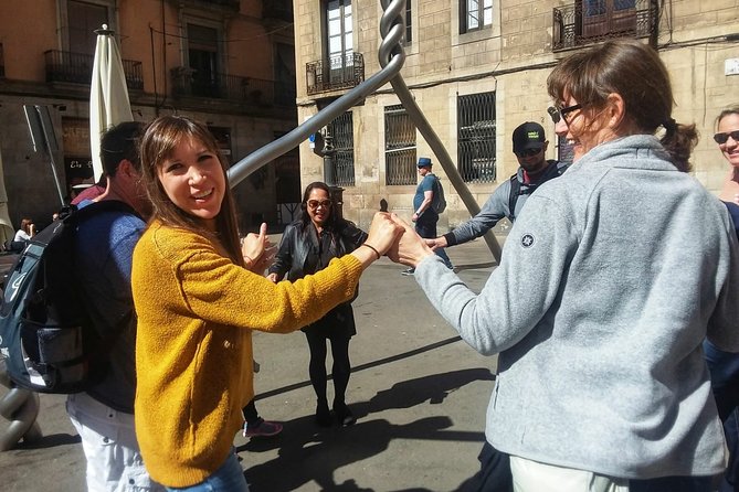 Private Barcelona Old Town and Gothic Quarter Walking Tour - Plaça Reial and Plaça del Rei