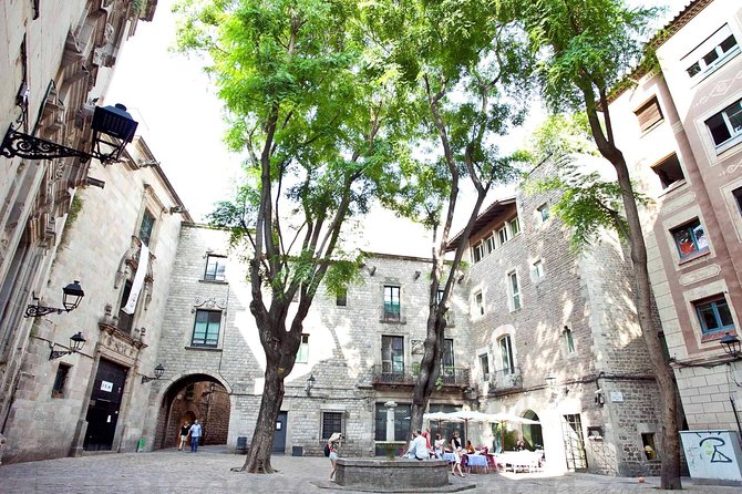 Private Barcelona Old Town and Gothic Quarter Walking Tour - Barcelona Cathedral and the story of Saint Eulalia