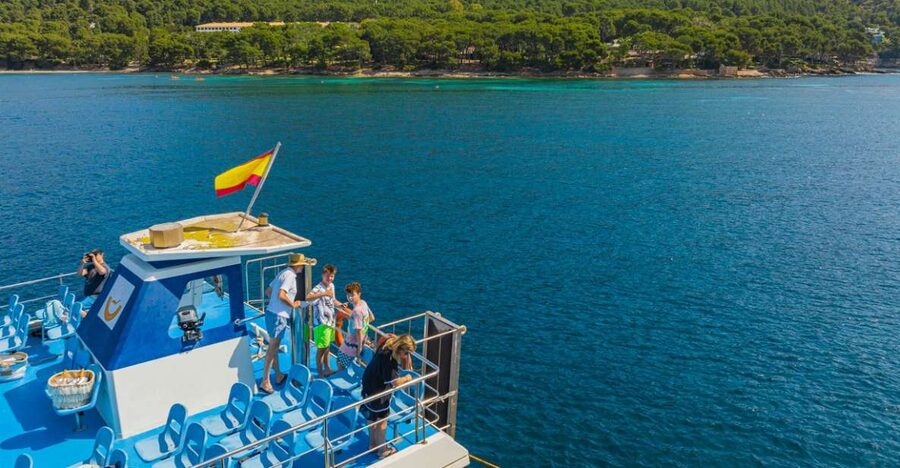 Puerto Pollença: Ferry to Formentor Beach - What this Puerto Pollença boat trip really offers