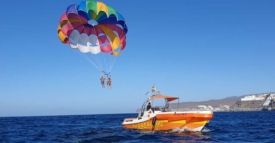 Puerto Rico de Gran Canaria : Parasailing - What happens from the pier to takeoff