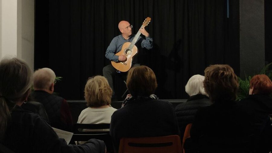 Ronda: Spanish - Classical & Flamenco - Guitar Concert - Entering Ronda Guitar House near the Tajo