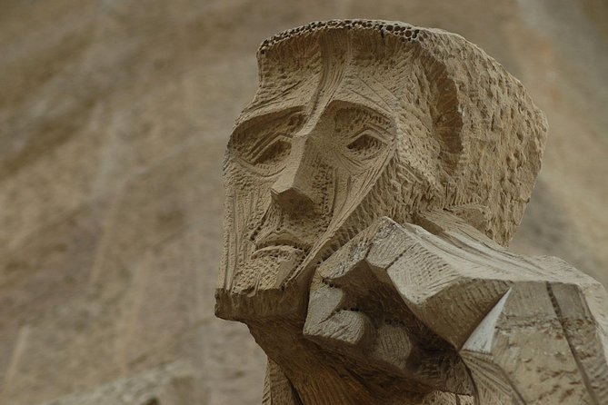 Sagrada Familia Evening Private Tour with Expert Guide - The drawbacks you should take seriously