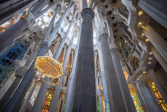 Sagrada Familia Evening Private Tour with Expert Guide - Cancellation and schedule changes
