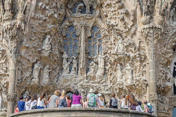 Sagrada Familia Guided Tour with Skip the Line Ticket - Inside the basilica, where light does the work