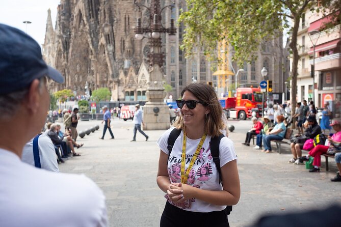 Sagrada Familia Guided Tour with Skip the Line Ticket - Practical details that affect your visit