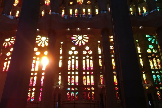 Sagrada Familia Guided Tour with Towers Access - Should you book it?