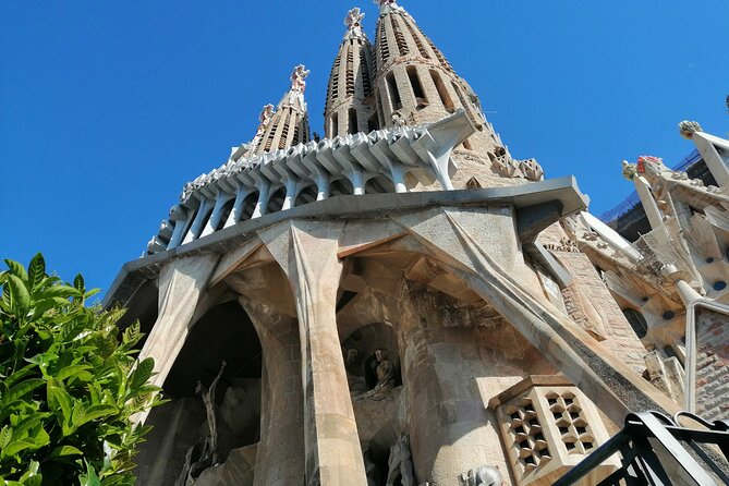 Sagrada Familia Skip The Line Guided Group Tour with Options - Meeting at Carrer de Provença