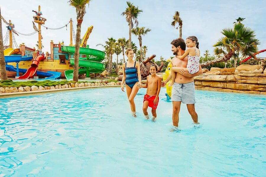 Salou: PortAventura Caribe Aquatic Park 1-Day Ticket - Getting to the park from Barcelona and Salou
