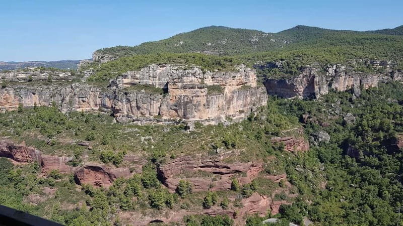 Salou: Siurana Medieval Village Guided Tour w/ Hotel Pickup - What the Views Add to the Visit