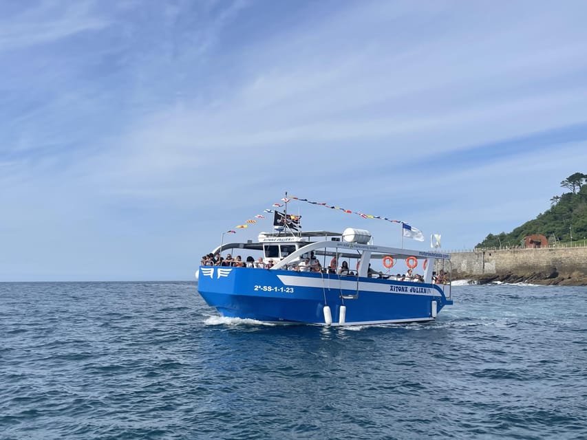 San Sebastian: Boat Tour with Stop at Santa Clara - A short cruise with a useful island stop