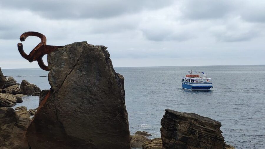 San Sebastian: Boat Tour with Stop at Santa Clara - The audio guide: useful, but prepare your phone
