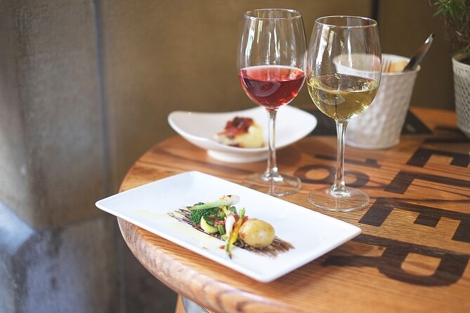 San Sebastian Evening Pintxo Tour with Wine - Meeting at Mimo and entering Parte Vieja