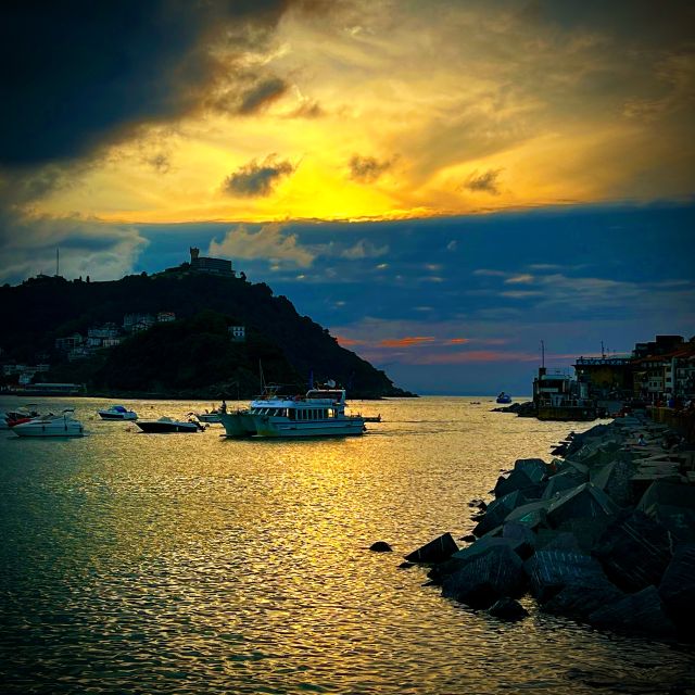 San Sebastian: Sustainable Catamaran Cruise with Audio Guide - Miramar Palace and the final bay views