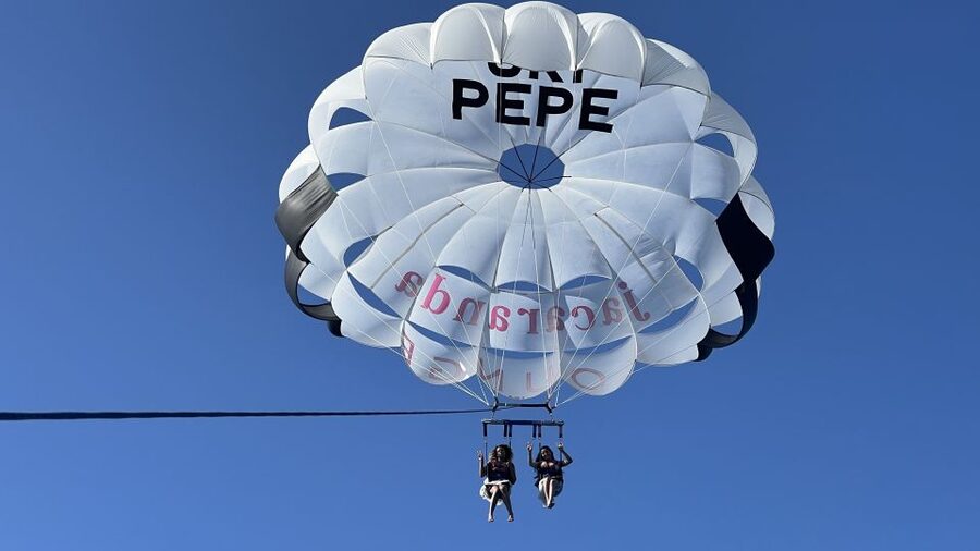 Santa Eulària des Riu: Parasailing Boat Cruise with Drinks - Who will enjoy it most