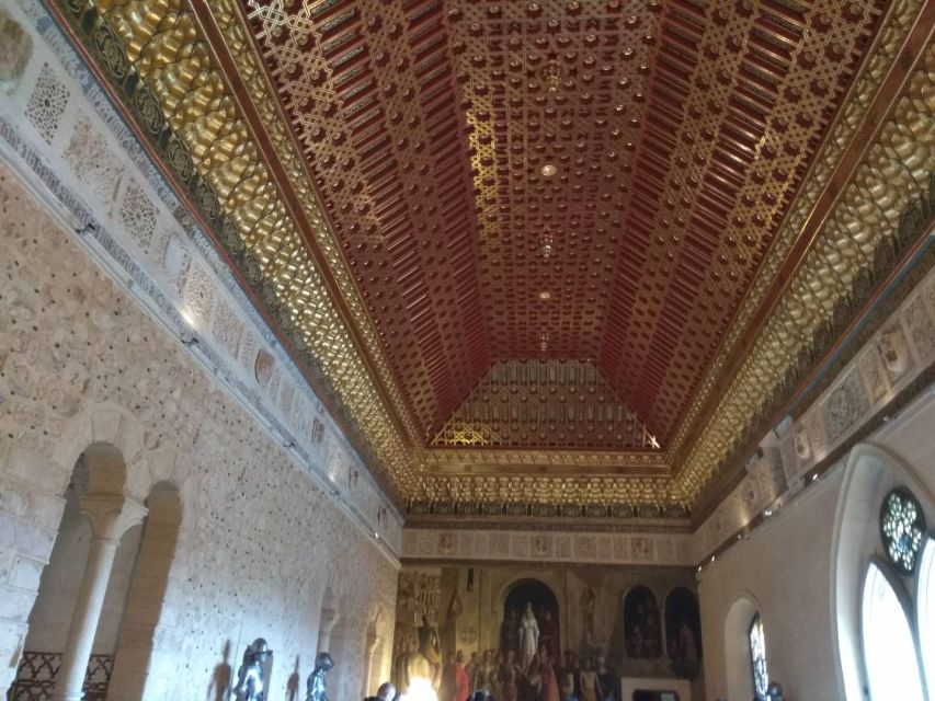 Segovia: Guided Walking Tour with Cathedral & Alcázar Entry - Romanesque churches and the Jewish quarter
