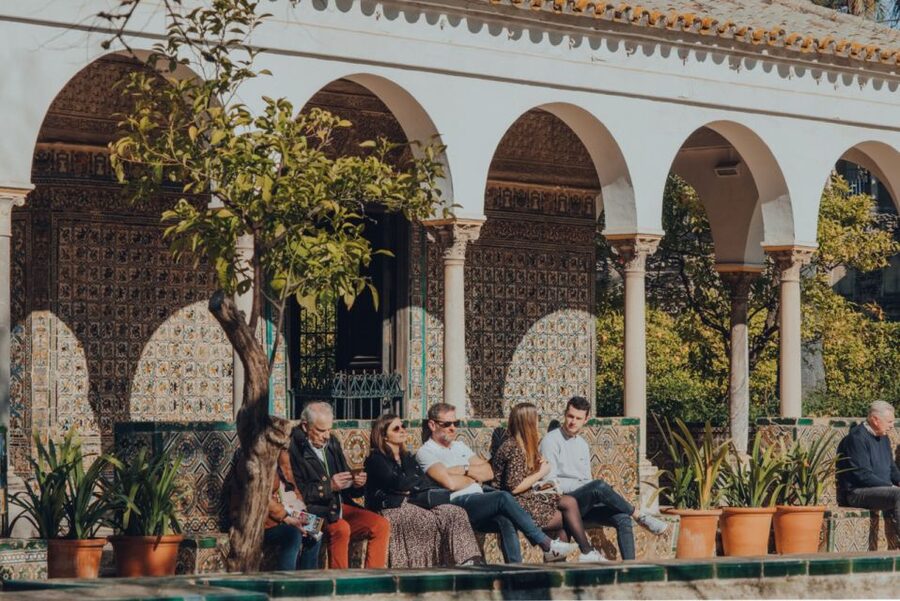 Seville: Alcázar Fast-Track Access with Guided Tour - Fast-track entry and the first rooms