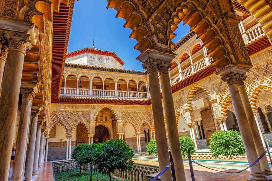 Seville: Alcázar Guided Palace Tour with Priority Access - Entering through priority access