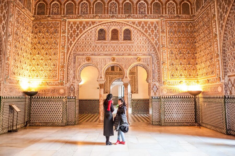 Seville: Alcazar Guided Tour with Entrance - Meeting the guide at Avenida de la Constitucion 23B