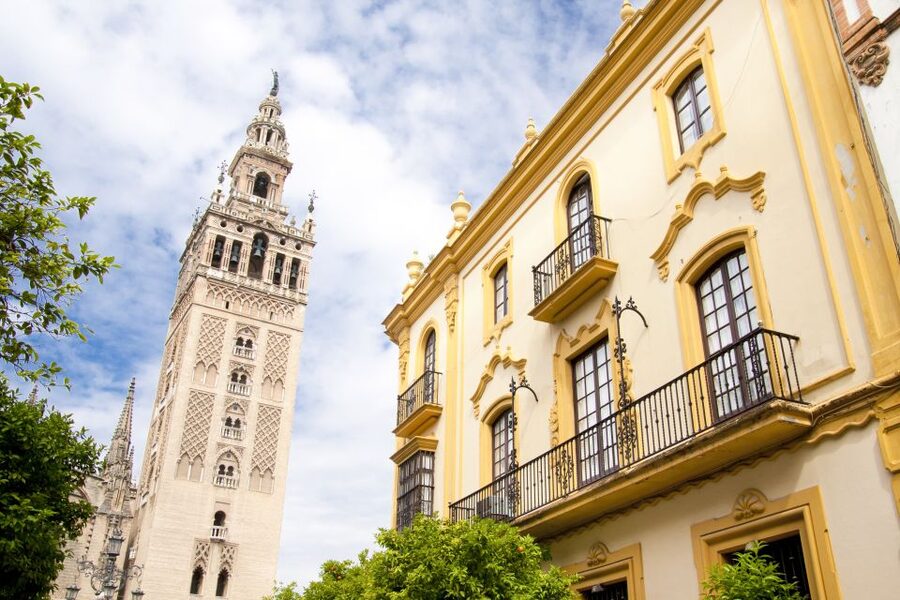 Seville: Cathedral and Alcázar Guided Tour - Starting at Plaza del Triunfo