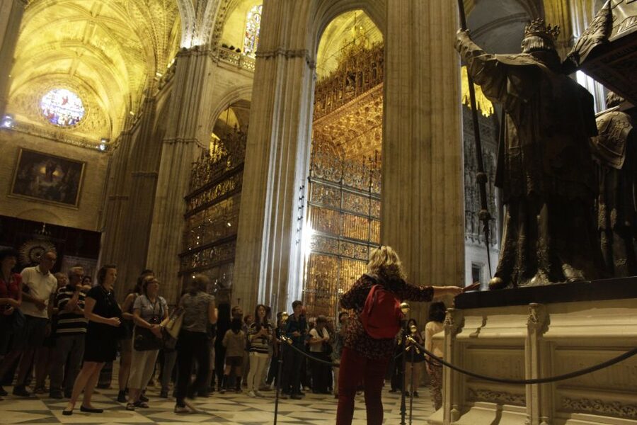 Seville: Cathedral and Giralda Skip-the-line Guided Tour - Why Seville Cathedral deserves your time