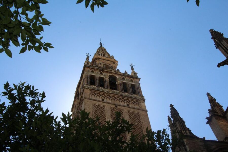 Seville: Cathedral and Giralda Skip-the-line Guided Tour - How the guides shape the experience