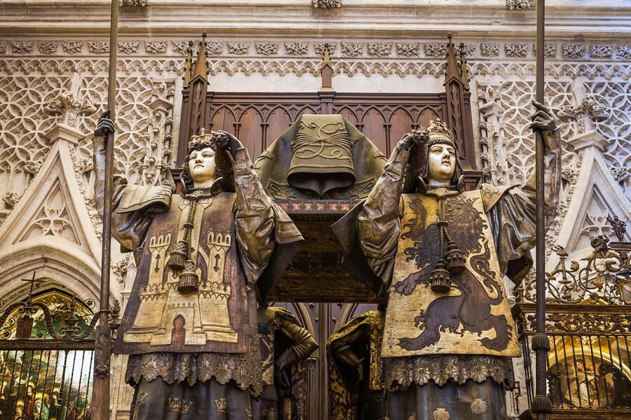 Seville: Cathedral and La Giralda Entry Ticket - Dress and entry rules matter here