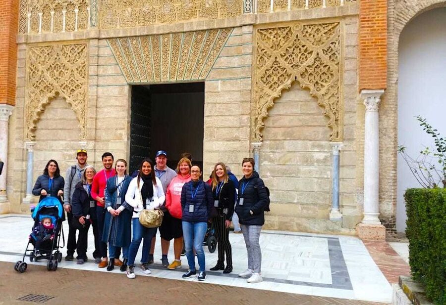 Seville: Cathedral, Giralda, and Royal Alcázar Guided Tour - The guide makes the difference