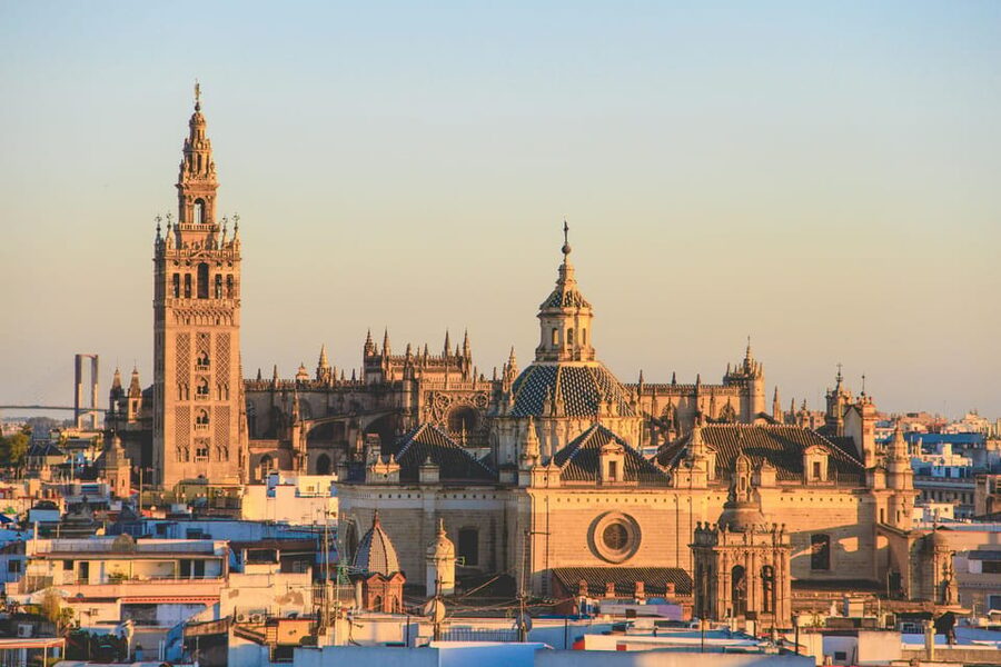 Seville: Cathedral & Giralda Guided Tour with Tickets - Inside Seville Cathedral