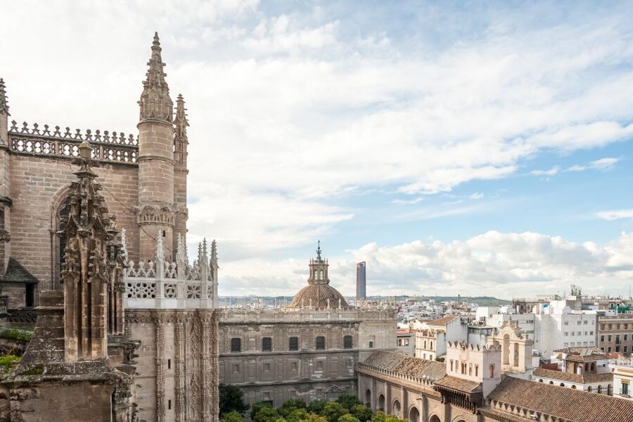 Seville: Cathedral Guided Tour with Priority Access - The Giralda climb and Seville views