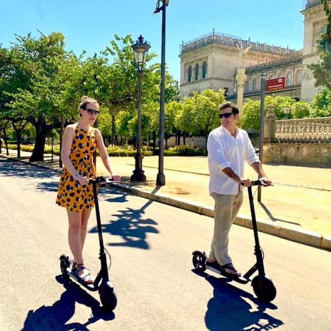 Seville: Electric Bike City Tour - Meeting at Scoonet and getting moving