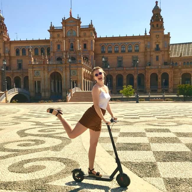 Seville: Electric Bike City Tour - The Torre del Oro and the riverfront