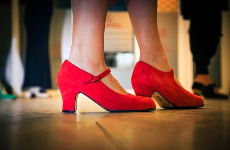 Seville: Flamenco Dance Class with Optional Costume - The first flamenco positions and movements
